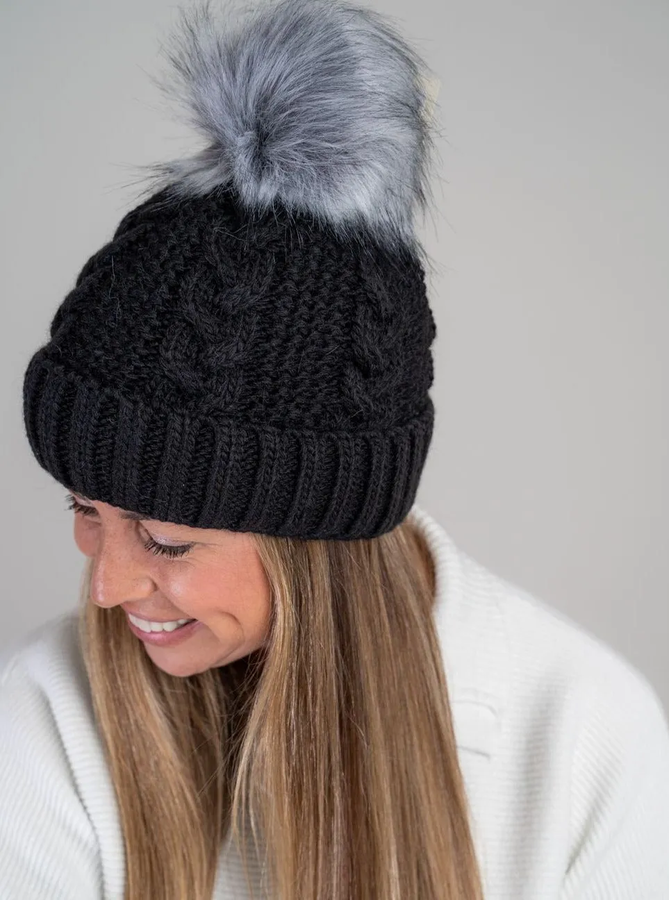 Beanie With Pom [Black-32506]