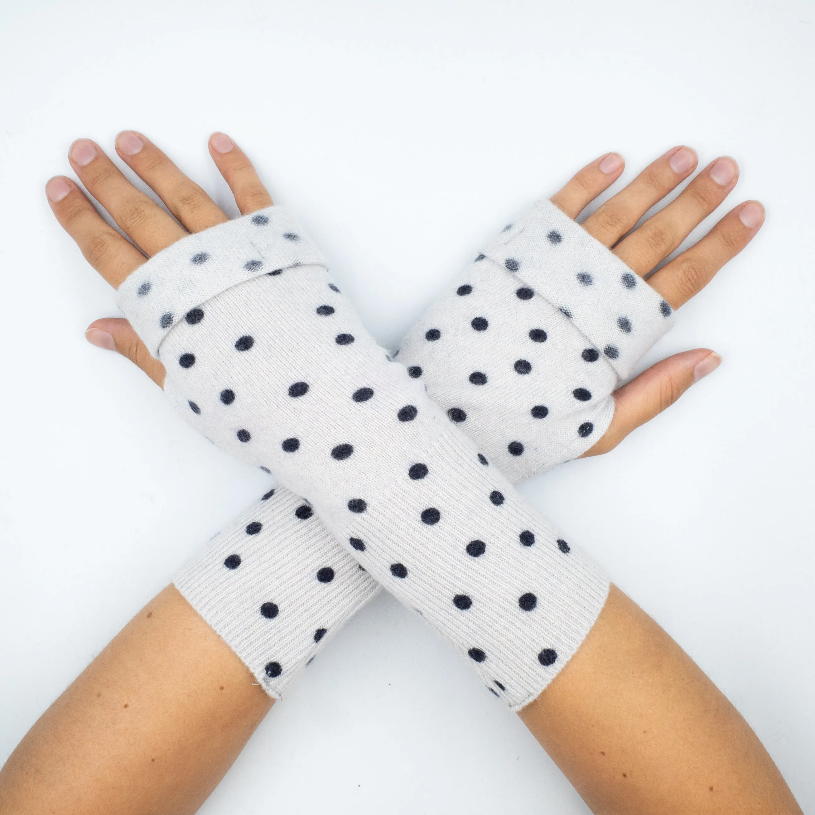 Frost Grey Dotty Cashmere Fingerless Gloves
