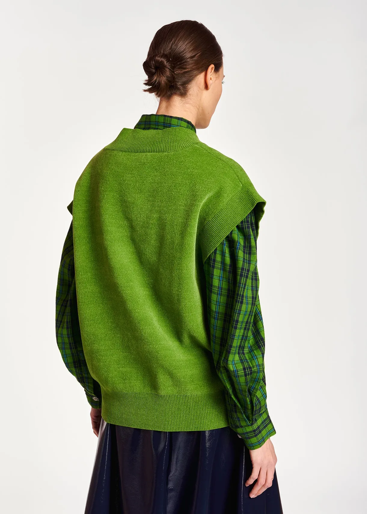 Green sleeveless knitted vest
