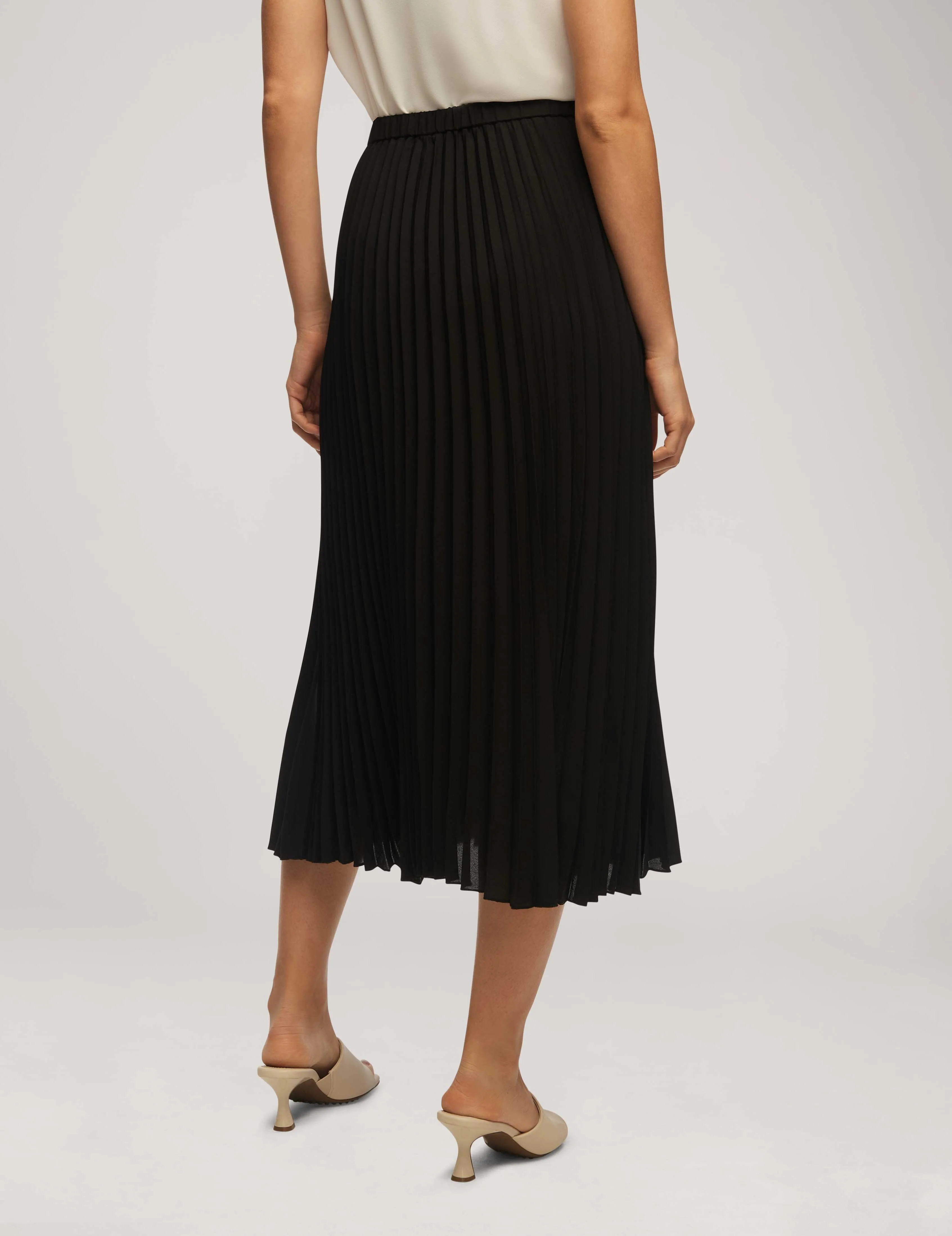 Solid Pull On Pleated Skirt