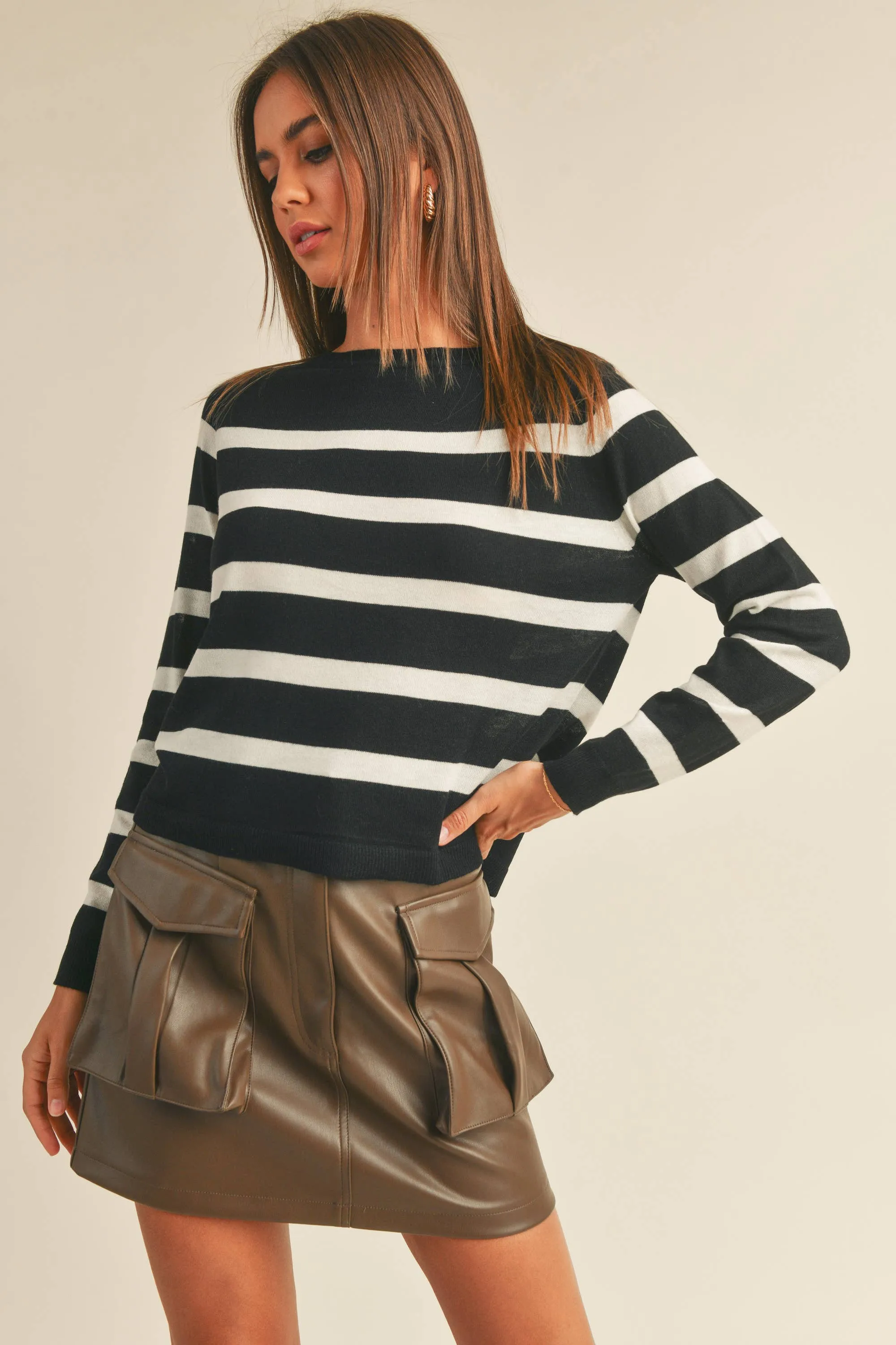 STRIPED ROUND NECK SWEATER