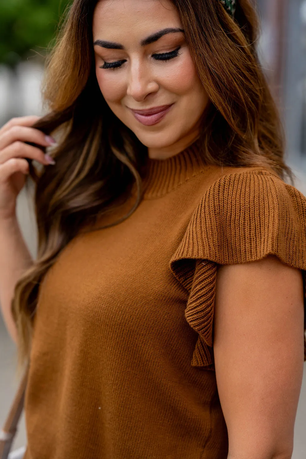 Thick Ribbed Ruffle Knit Tee